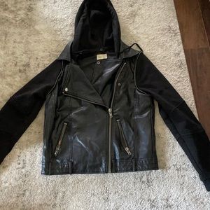 Sweater/fake leather hoodie